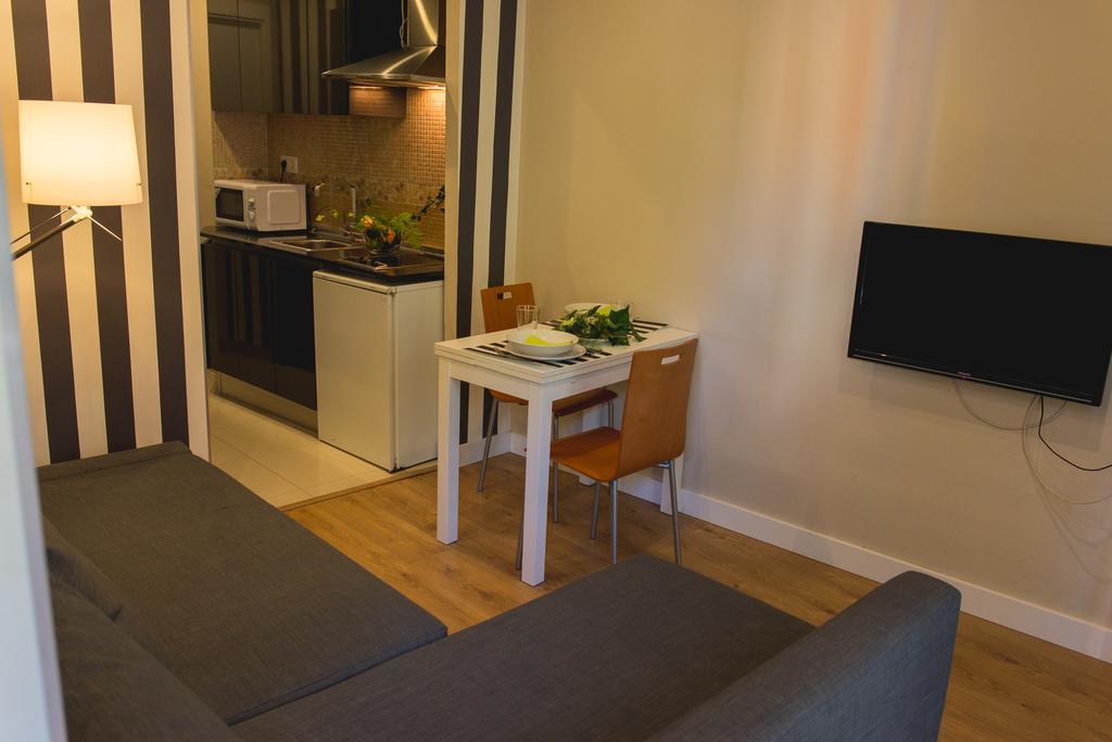 Ab Apartamentos Trinidad Málaga Zimmer foto