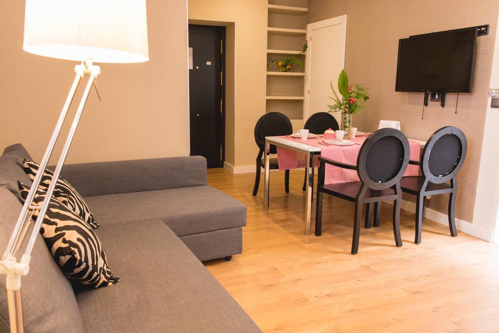 Ab Apartamentos Trinidad Málaga Zimmer foto